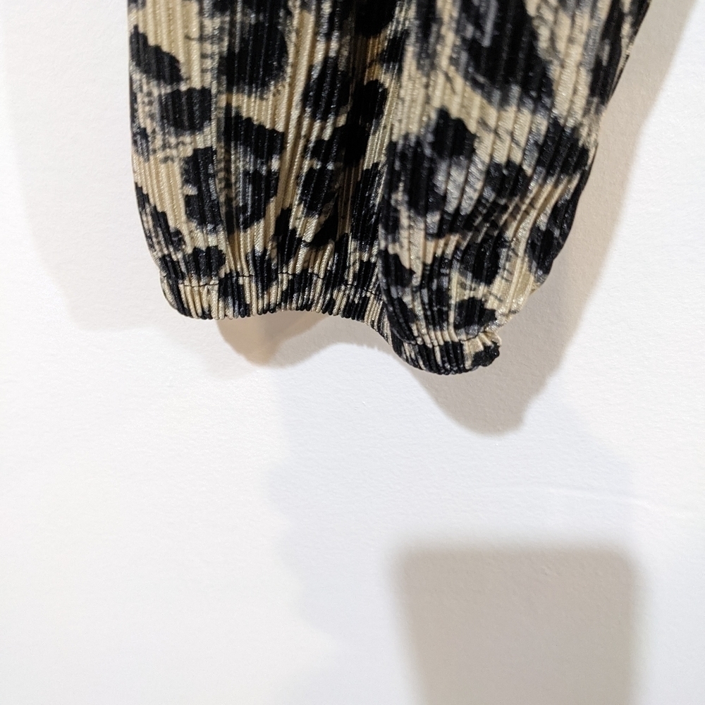 Zara | Leopard Accordion Pleated Blouse - Picture 6 of 9